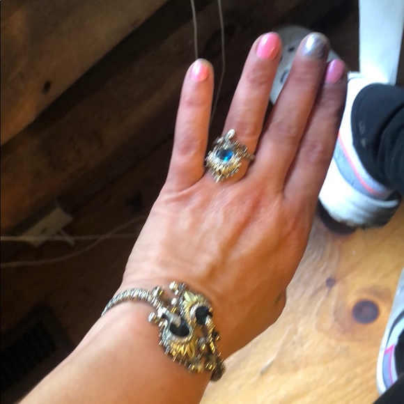 unique Saphire and diamond bracelet and ring set